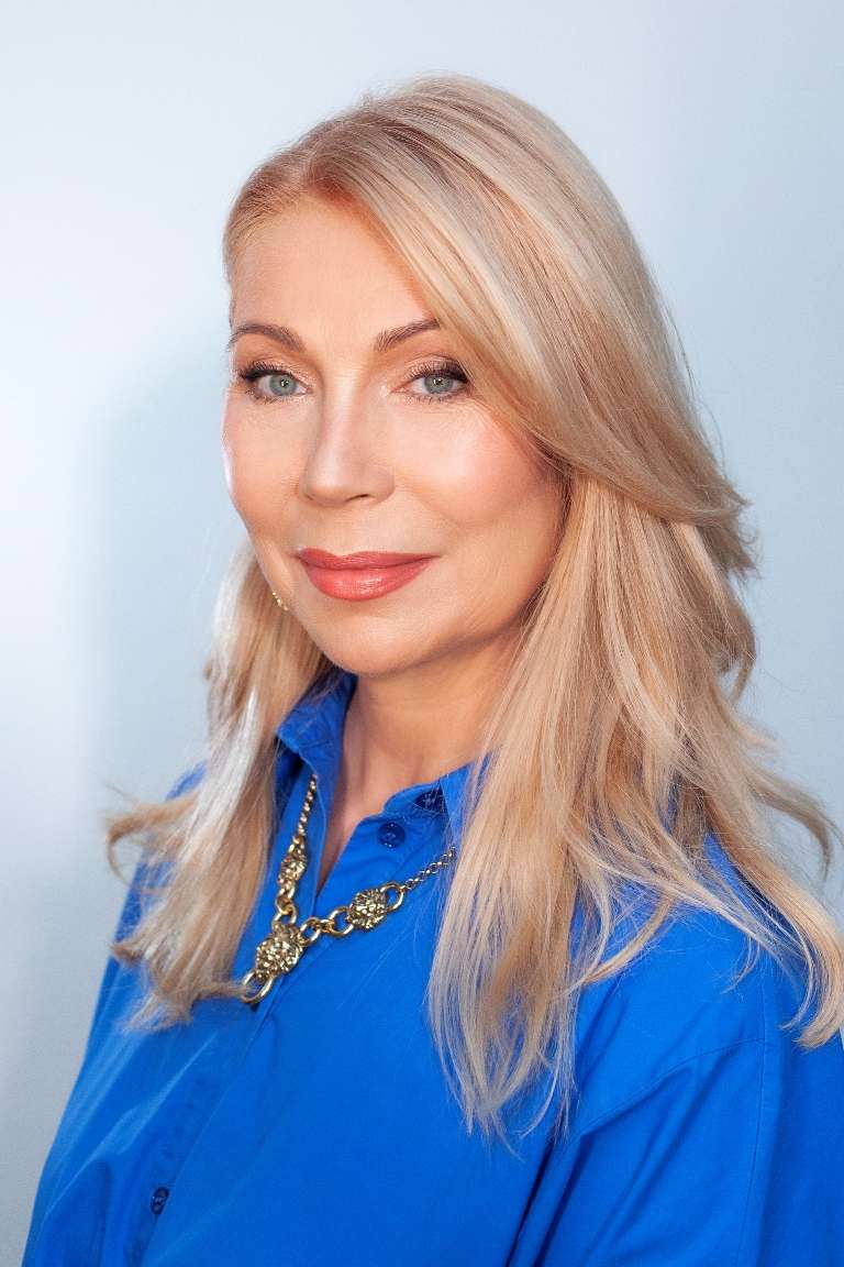 Rencontre séniors, Galina 57 ans, une belle femme russe céibataire.
